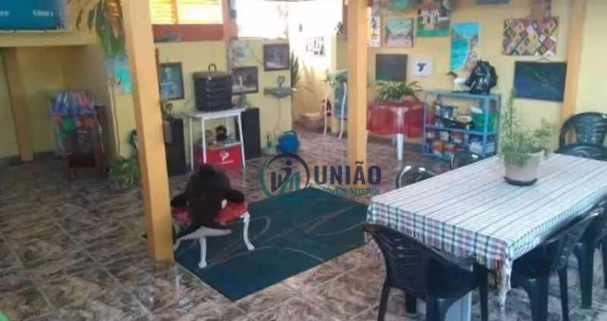 Casa em Vila, próximo à Alameda São Boaventura.