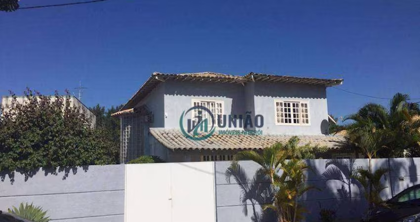 Casa com 4 quartos à venda, 220 m² por R$ 950.000 - Itaipu - Niterói/RJ