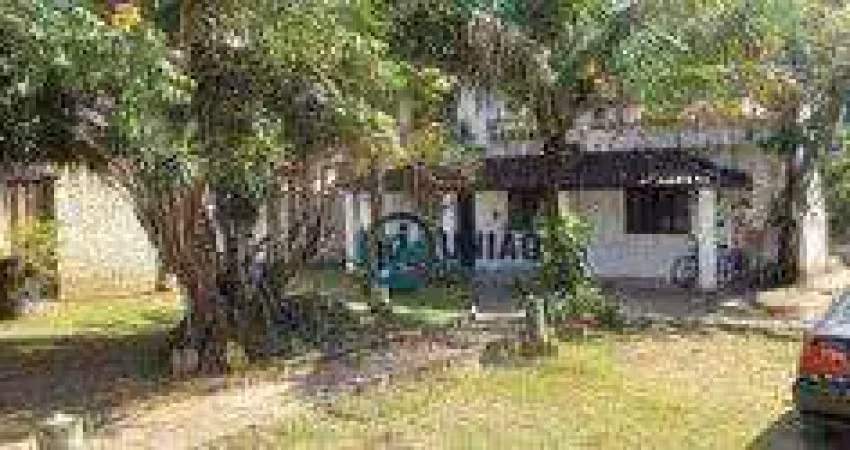 Casa com com excelente terreno e ótima localização,  3 dormitórios à venda, no engenho do mato!