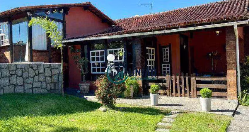 Charmosa casa em rua sem saída, com 3 dormitórios, sendo uma suíte, piscina, churrasqueira e campo de futebol, mata paca - niterói/rj