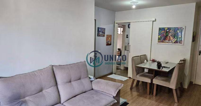Ótimo apartamento com área externa, 2 dormitórios, uma vaga !