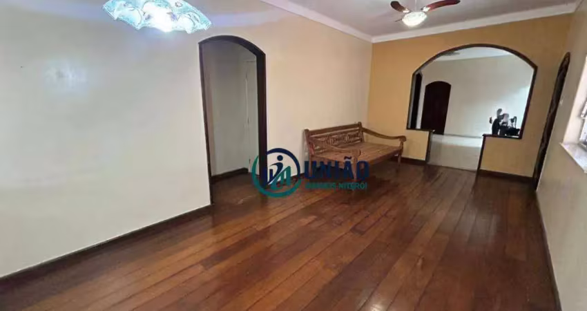Sobrado com 3 quartos à venda, 210 m² por R$ 840.000 - Santa Rosa - Niterói/RJ