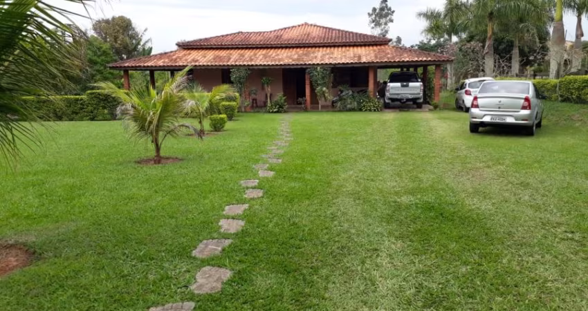 Sítio maravilhoso 8.600m²/ Espaço Gourmet/ Forno de pizza/ Piscina com cascata