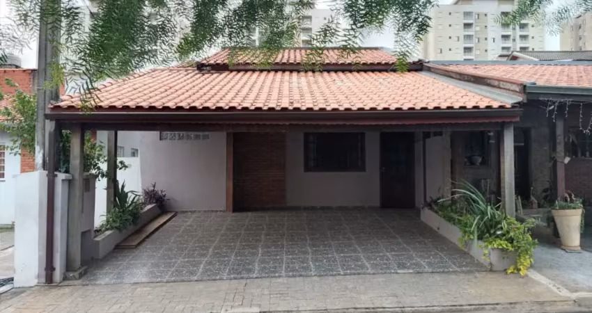 Casa em condomínio Wanel Ville/ 2 dorm./ 2 vagas/ Quintal/ Só 350 mil