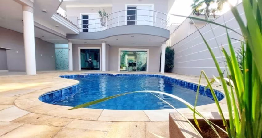 Lindo Sobrado em cond./ 3 Suítes/ Varanda/ Área Gourmet/ Piscina/ 3 Pavimentos