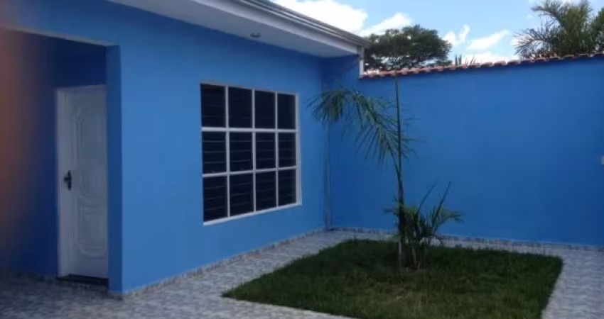 Casa térrea/ 240 m²/ 3 Dorm./ Suíte/ Salão de Jogos/ Ac. Rod. Santos Dumont