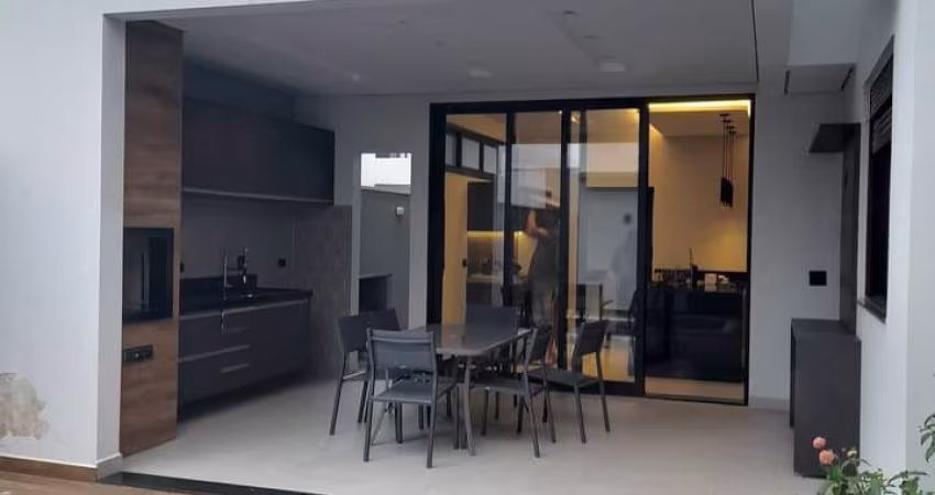 Sobrado em cond./ 3 Dorm./ Suíte/ Piscina/ Área Gourmet/ Ac. Av. Victor Andrew