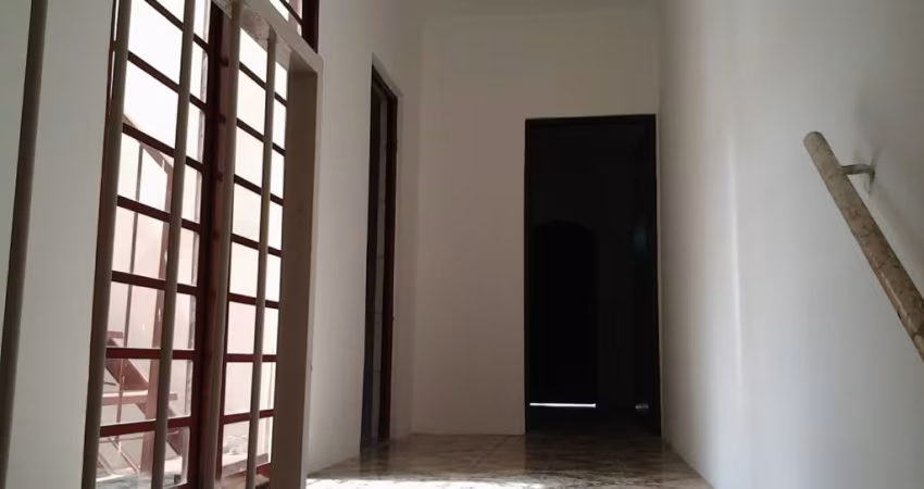 Sobrado à venda/ 3 Dorm./ Suíte/ Varanda/ Área Gourmet/ Ac. Av Itavuvu