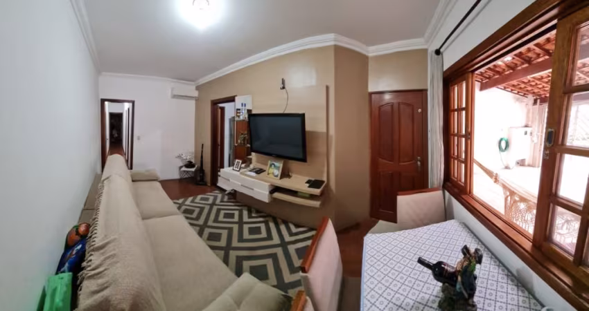 Casa térrea/ 2 Dorm./ Suíte/ Área Gourmet/ Ac. Av. Quinze de Agosto
