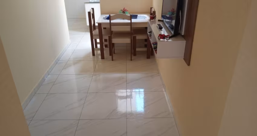 Casa térrea à venda na Vila Santana/ 2 Dorm./ Não possui garagem/ Só 185 mil