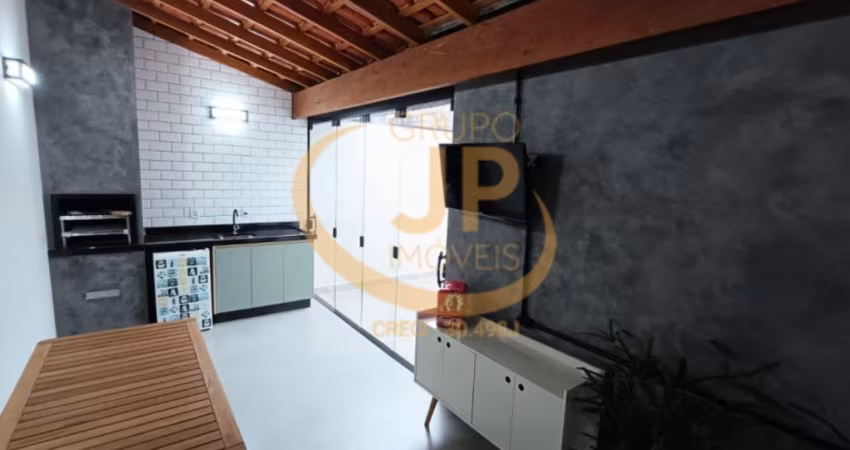 Casa térrea em condomínio/ Modificada/ 2 dorm./ 2 vagas/ Quintais do Imperador