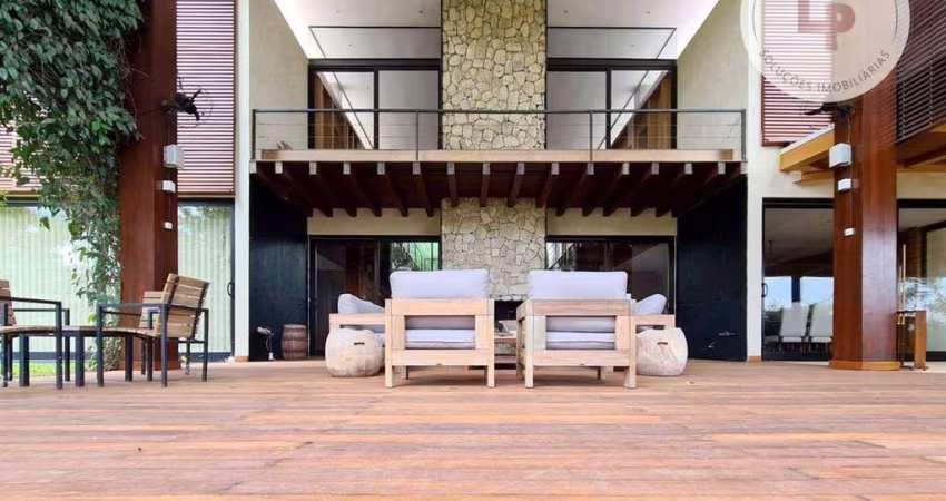 Mansão contemporânea e incrivelmente decorada à venda na Fazenda da Grama