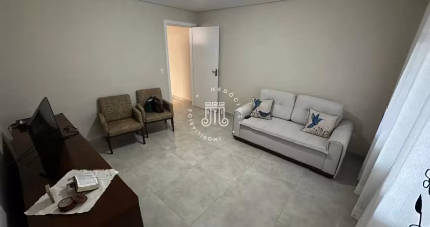 CASA À VENDA COM 02 SUÍTES LOCALIZADA NO JARDIM BIZARRO EM JUNDIAÍ-SP.