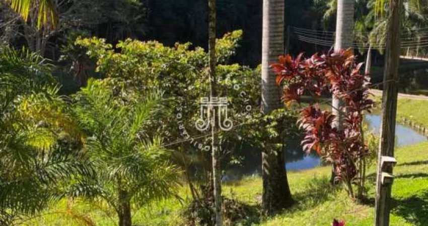 CHÁCARA À VENDA AO LADO DO PARQUE DA CIDADE COM 02 LAGOS, 03 DORMITÓRIOS NO BAIRRO JARDIM MIRIM EM JUNDIAÍ-SP.