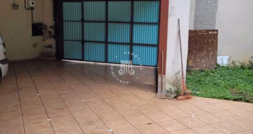 CASA À VENDA COM 03 DORMITÓRIOS, 01 SUÍTE E COM 418 m² DE TERRENO NO JARDIM ANA MARIA EM JUNDIAÍ/SP