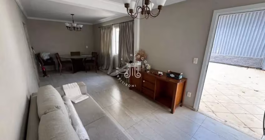 Casa residencial à venda em rua tranquila no bairro jardim das samambaias - jundiaí / sp