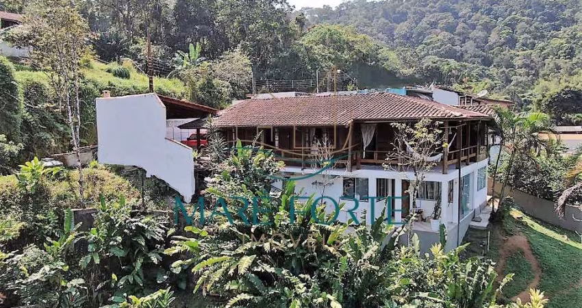 LINDA CASA COM VISTA PARA O MAR ENSEADA