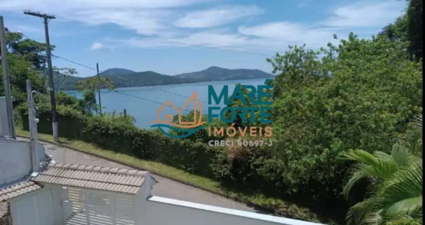 Maravilhosa casa em bairro fechado com vista mar!