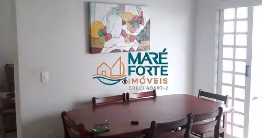 Sobrado no centro com potencial de ponto comercial!