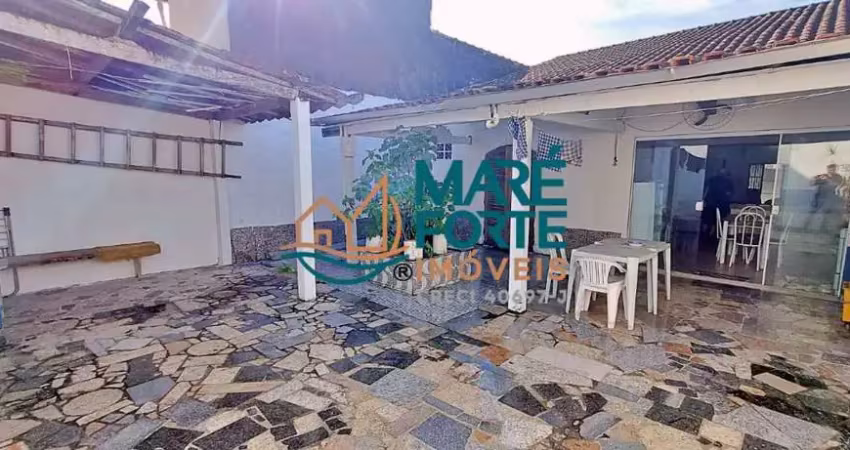 Casa proximo a praia do pereque açu com 03 dormitorios