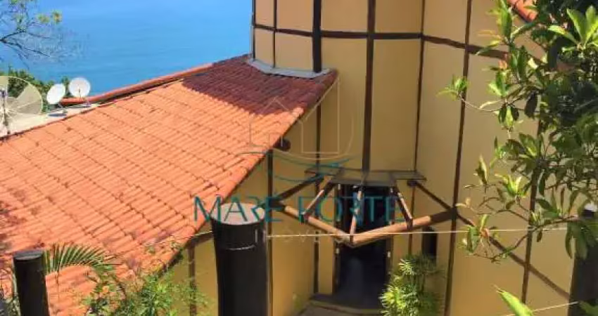 Casa em condominio de alto padrão com magnifica vista para o mar !