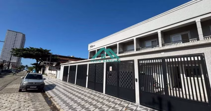 Sobrado  a 1 quadra da praia, 2 Dormitorio, 1vaga e Sacada  – R$2.200,00