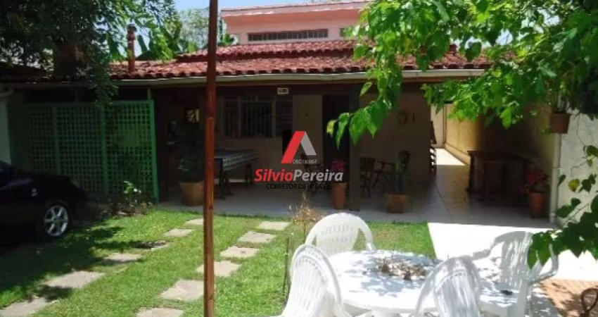 Casa (Terrea) para Venda, 4 dorm(s), 5 vaga(s), 160 m²