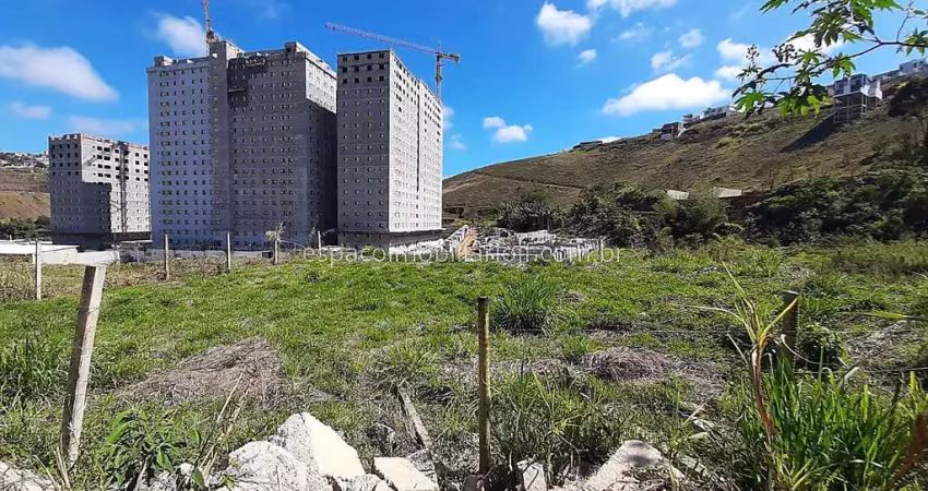 Terreno com topografia plana, medindo 528m² à venda no bairro aeroporto, juiz de fora - mg