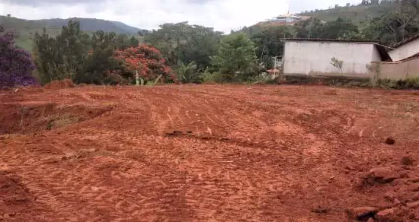 Terreno medindo 3.703,71 m², com grande platô, à venda no condomínio vale do amanhecer (continuação do recanto do lago), juiz de fora - mg