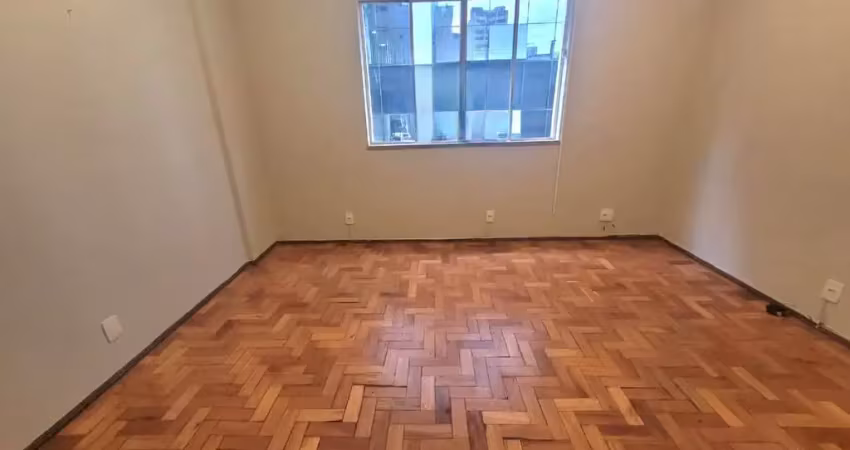 Sala medindo 28m², à venda no centro, juiz de fora - mg