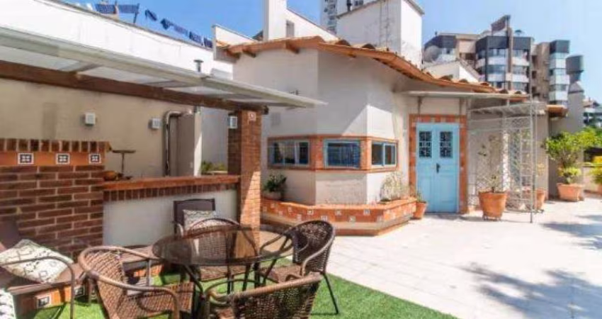 Cobertura com 3 Quartos e 4 banheiros, Suite master com Hidro, box coberto com 2 vagas, à Venda, 287 m² no coração do Bairro Bela Vista.
