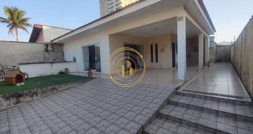 Casa com 3 dorms, Jardim Aguapeu, Mongaguá - R$ 600 mil, Cod: 2622
