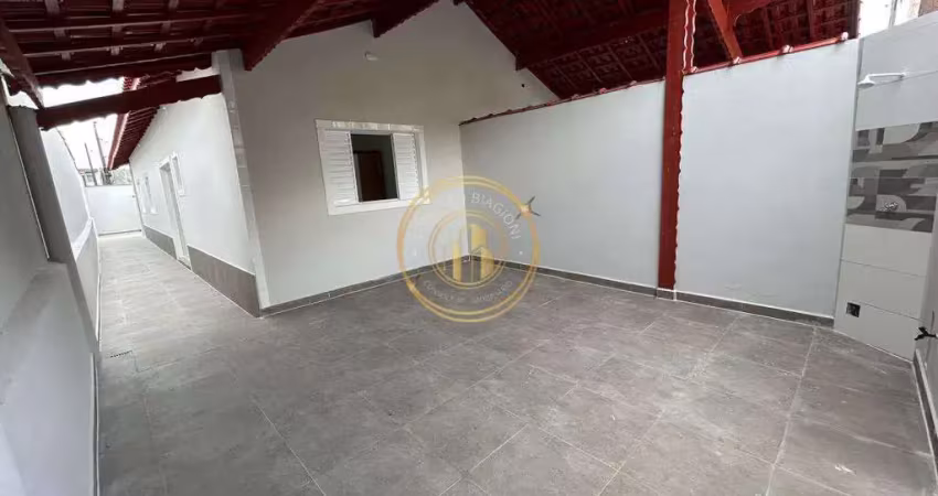 Casa com 2 quartos, Vila Oceanopolis, Mongaguá - R$ 375 mil, Cod: 3068