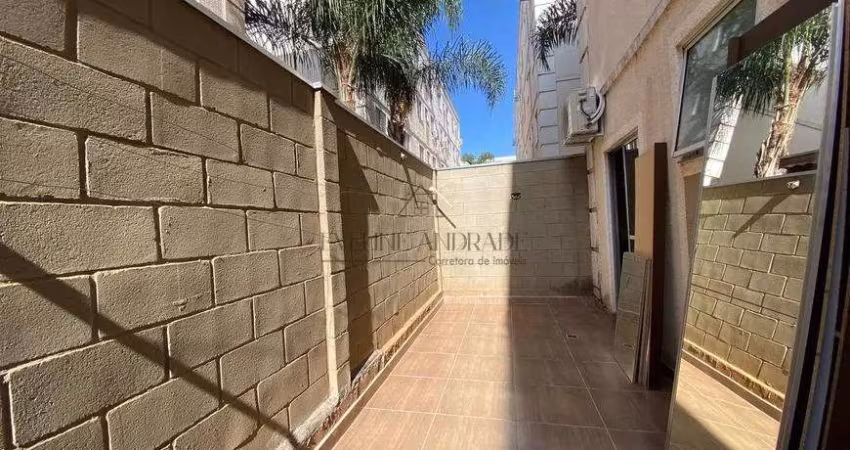 Apartamento térreo com quintal à venda no Condomínio Parque Reino da Inglaterra bairro Jardim Manoel Penna ao lado do Novo Shopping.