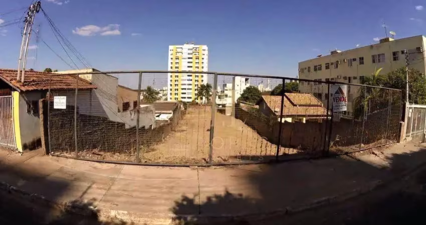 Terreno amplo na região centro-norte de cuiabá com 1.245 m2