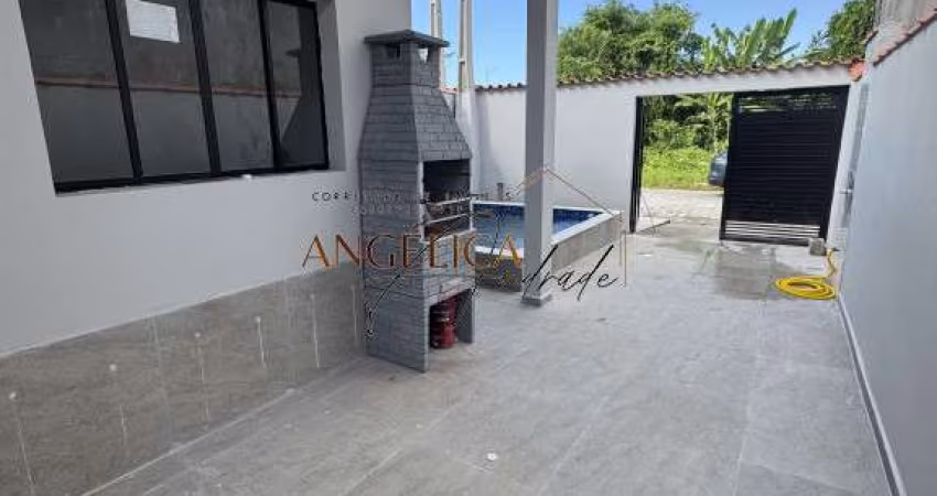 Casa Revitallizada com 2 dormitórios, no Balneário Loty lado morro em Itanhaém/SP