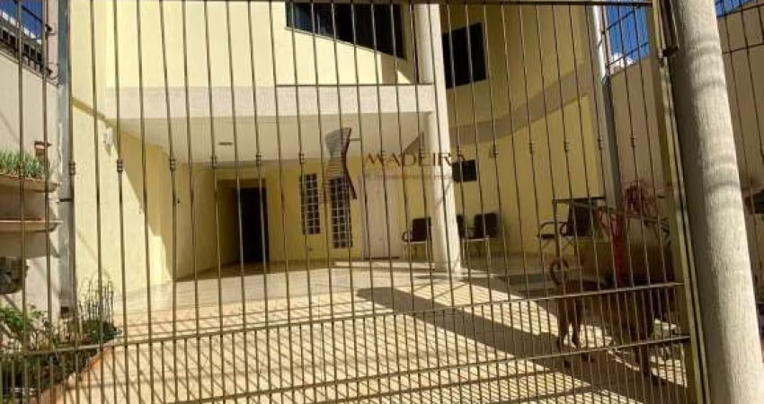 Sobrado à venda, 5 quartos, 2 suítes, 4 vagas, Vila Progresso - Maringá/PR