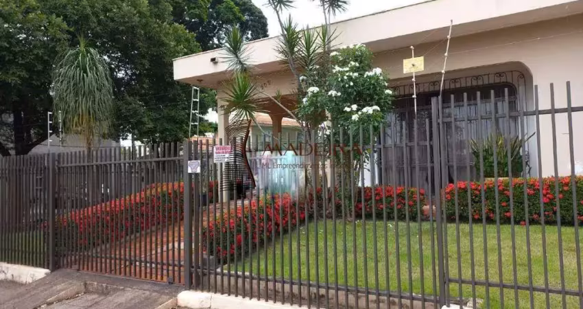 Casa à venda, 3 quartos, 1 suíte, 5 vagas, Zona 06 - Maringá/PR