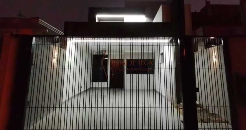 CASA GREVILEAS