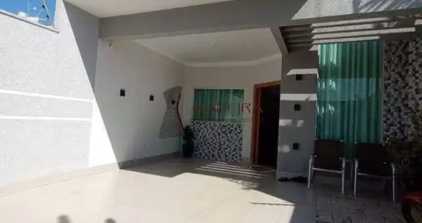CASA Á VENDA PRÓXIMOS AS AVENIDAS TUIUTI E GUAIAPÓ