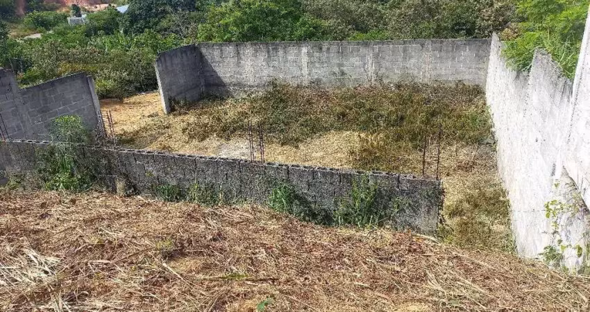 Terreno murado 416 m2 no condomínio maison em vila velha-es