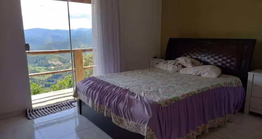 Casa nas montanhas em domingos martins (cond. sítio araribóia )