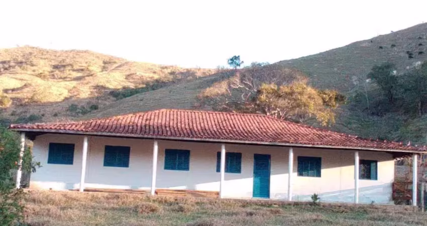 Fazenda com 1 sala à venda no Centro, Cunha 