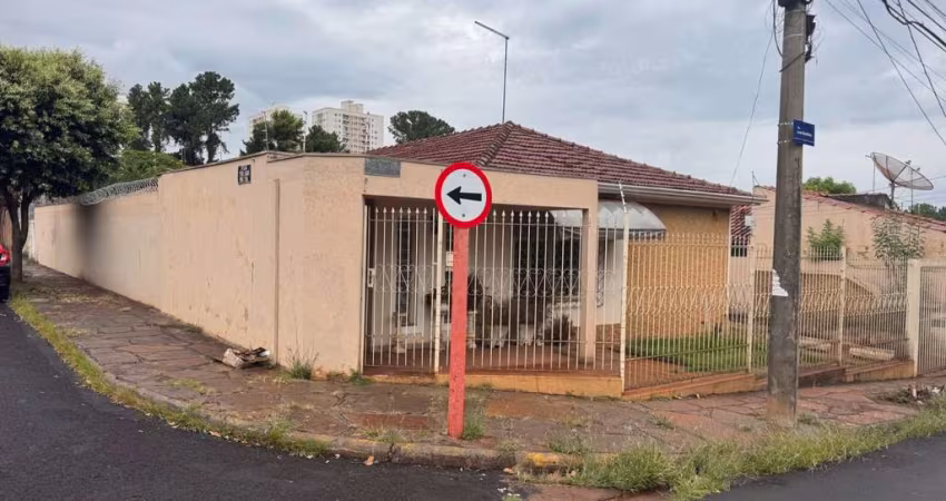 Casa para Venda em Araraquara, Centro, 3 dormitórios, 2 banheiros, 2 vagas