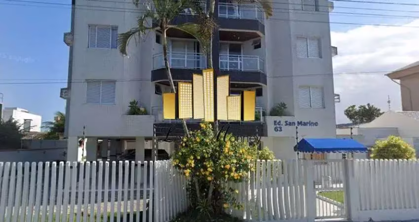 Apartamento decorado e semi-mobiliado: seu refúgio a passos da praia!