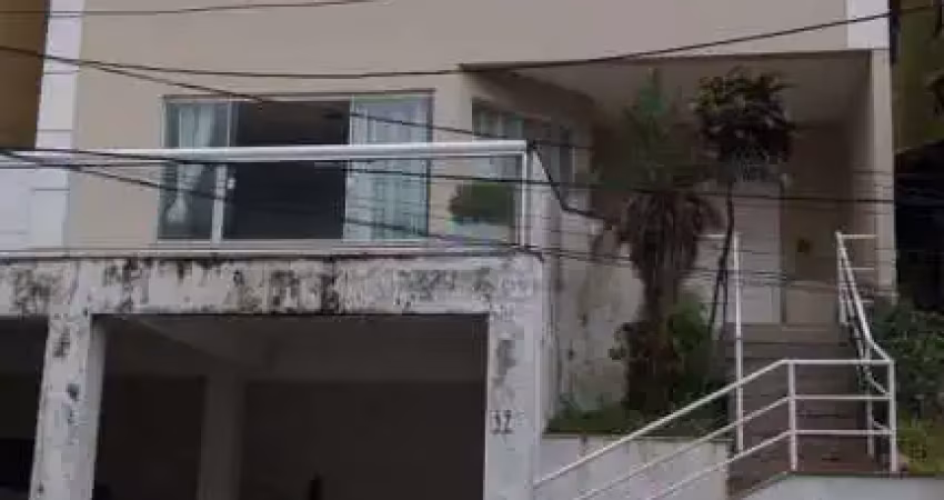 Casa em condomínio fechado com 4 quartos à venda na Rua Frederico Malesherbes Figueredo, Maria Paula, São Gonçalo