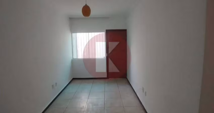 Casa com 03 quartos, sendo 01 com suíte, sala para 02 ambientes. próximo as av. guarapari, portugal e expedicionários. possui 01 vaga.