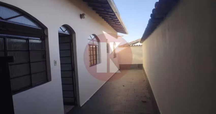 Casa com entrada independente a 3 quarteirões da av. vilarinho | 02 quartos e área privativa - minas caixa/belo horizonte