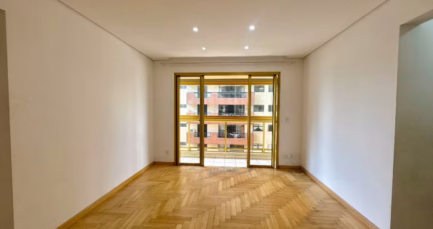 Apartamento para Locação em Alphaville - Alameda Cauaxi | 108m² | 3 Dorms (1 Suíte) | Varanda.