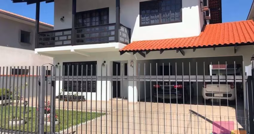 Casa com 6 quartos à venda na Rua Otto Benack, --, Bom Retiro, Joinville